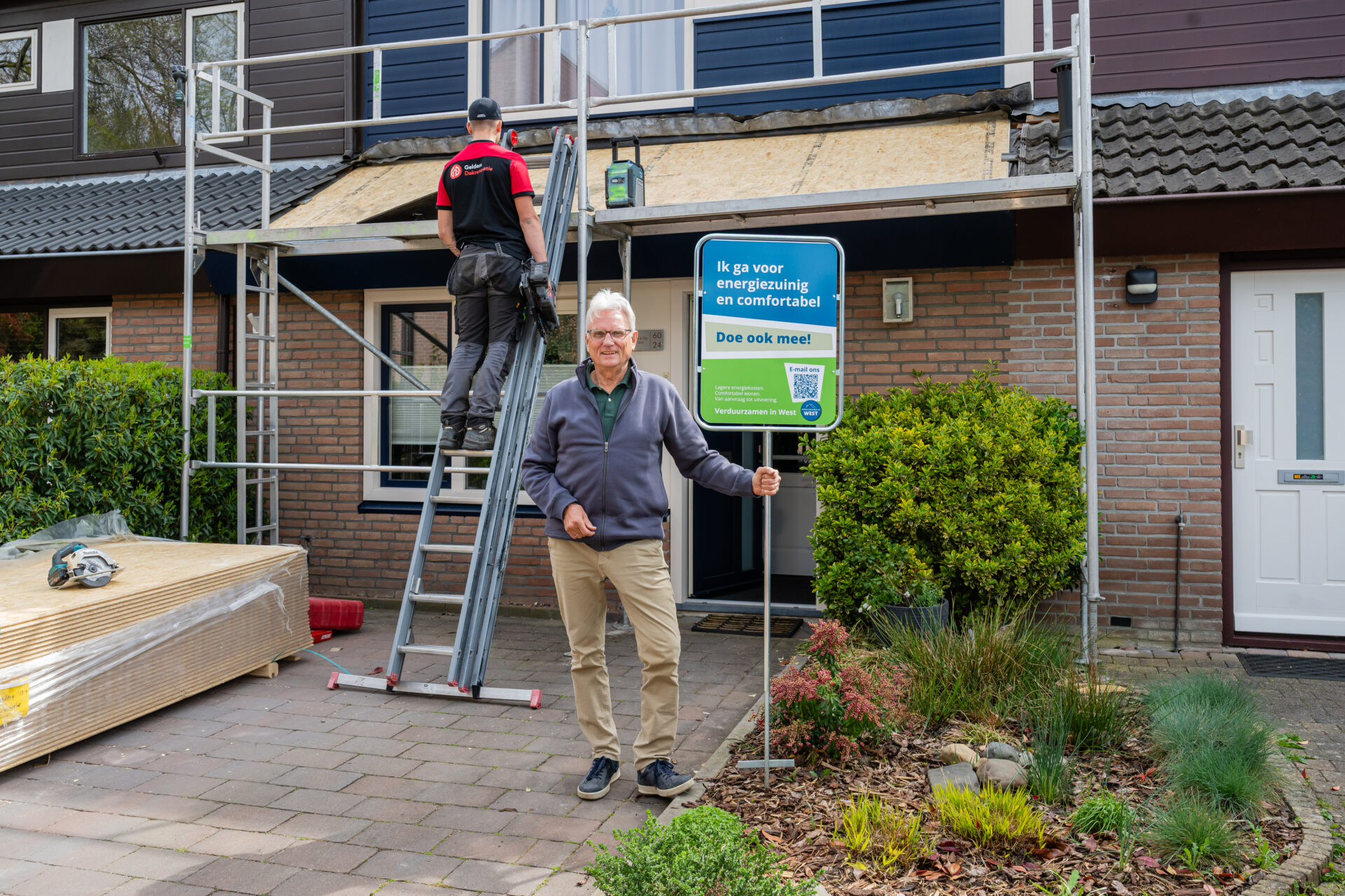 Bewoner Ton bij zijn woning in Nijenheim (Zeist-West)